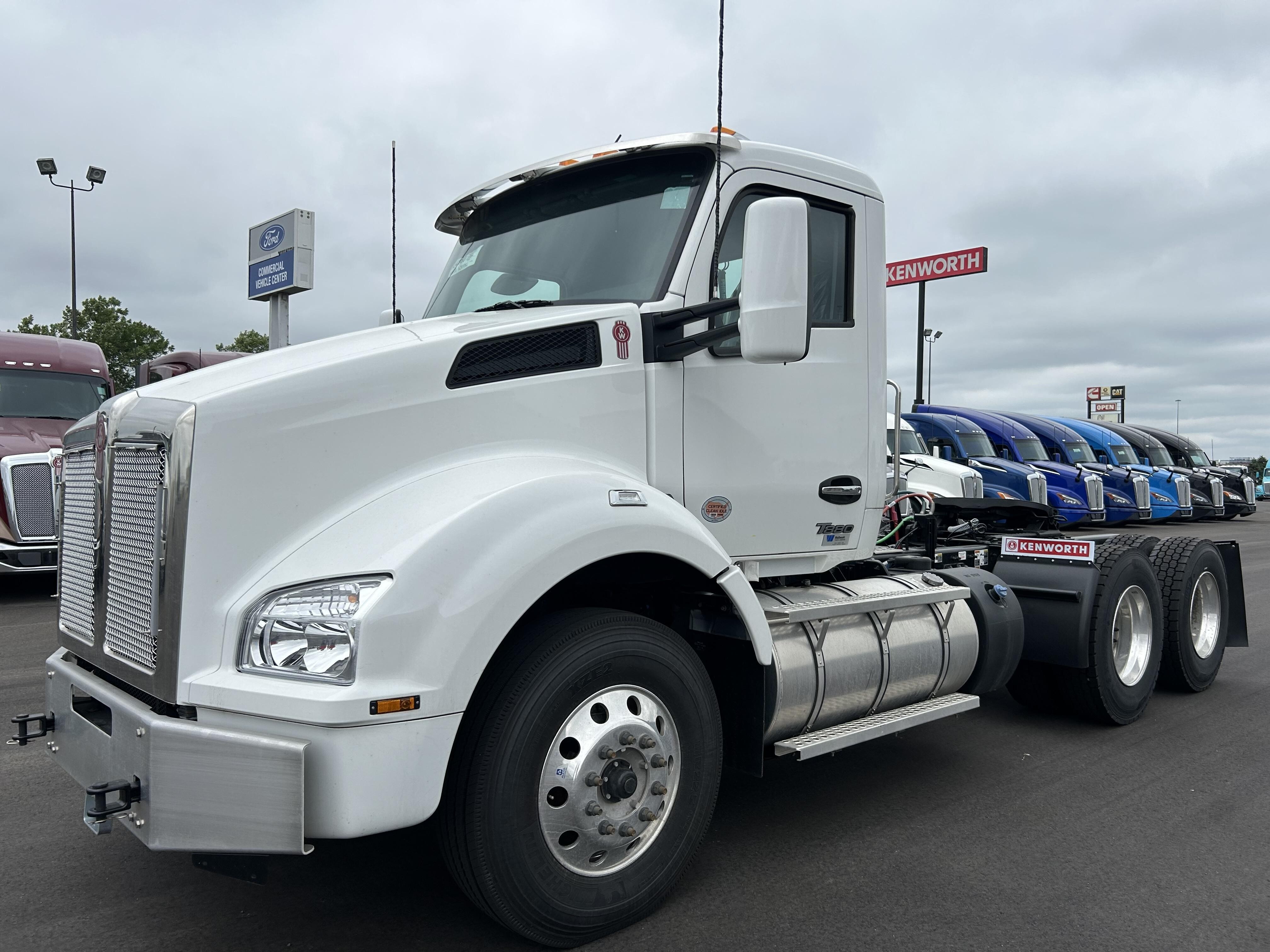 2025 KENWORTH T880 in Fargo, ND