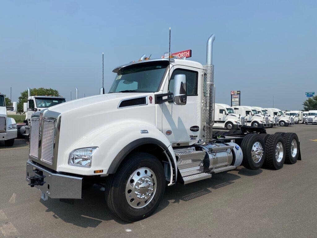 2026 KENWORTH T880 in Fargo, ND