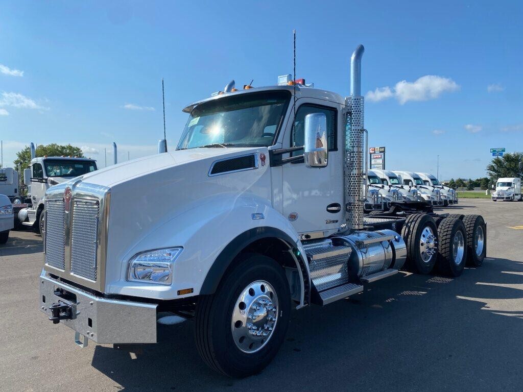 2026 KENWORTH T880 in Fargo, ND
