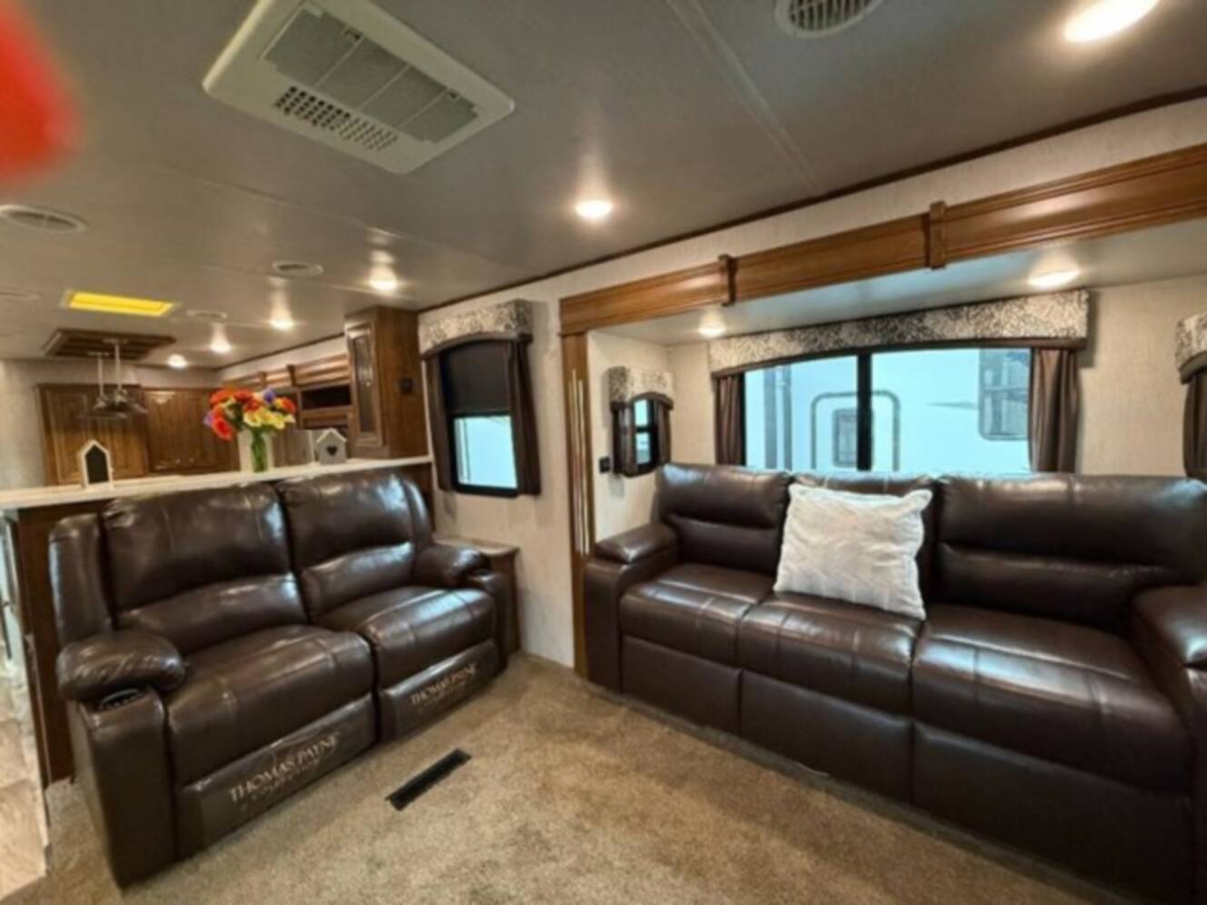 A photo of this 2019 Heartland Bighorn 39FL