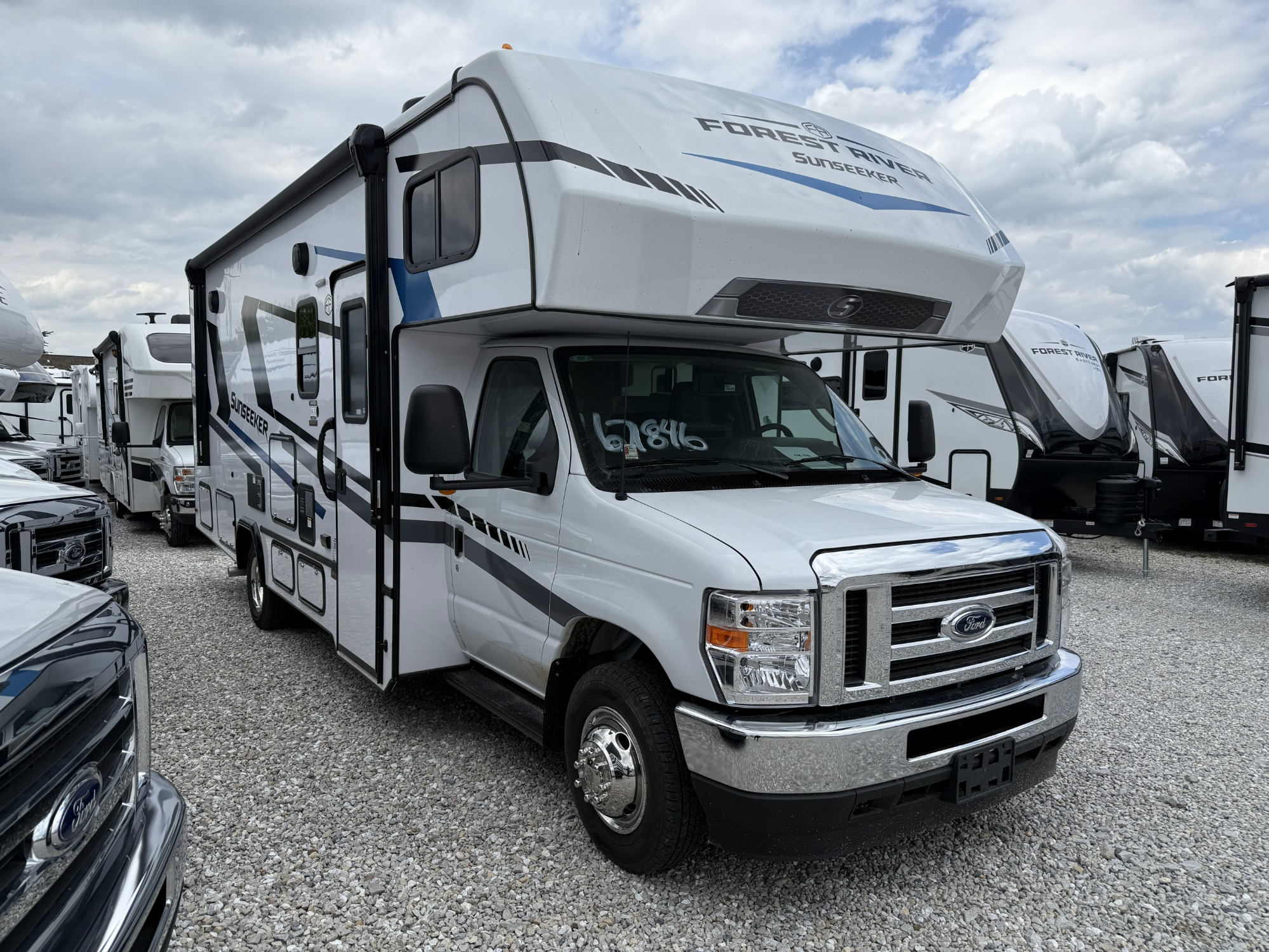 2026 Forest River SUNSEEKER 2440DSF in hanover PA