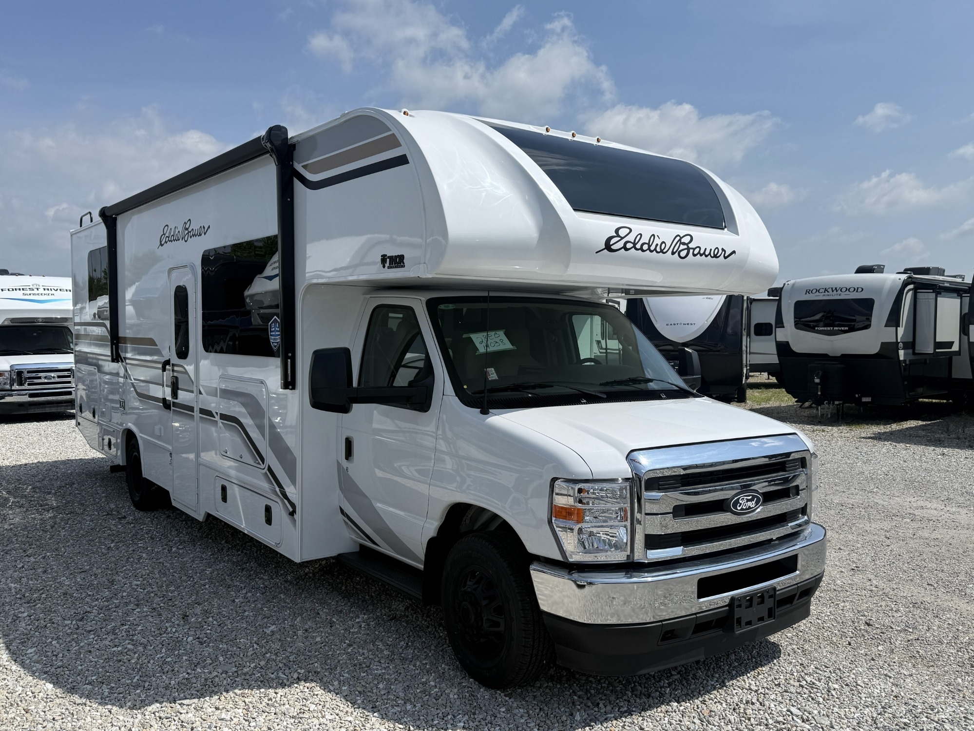 2027 Thor EDDIE BAUER 28EB in hanover PA