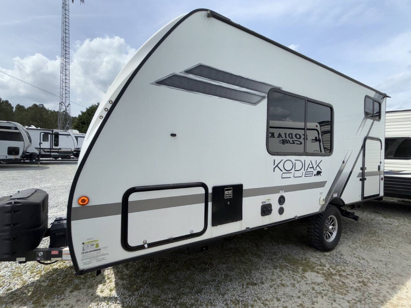 A photo of this 2022 Dutchmen KODIAK CUB 175BH