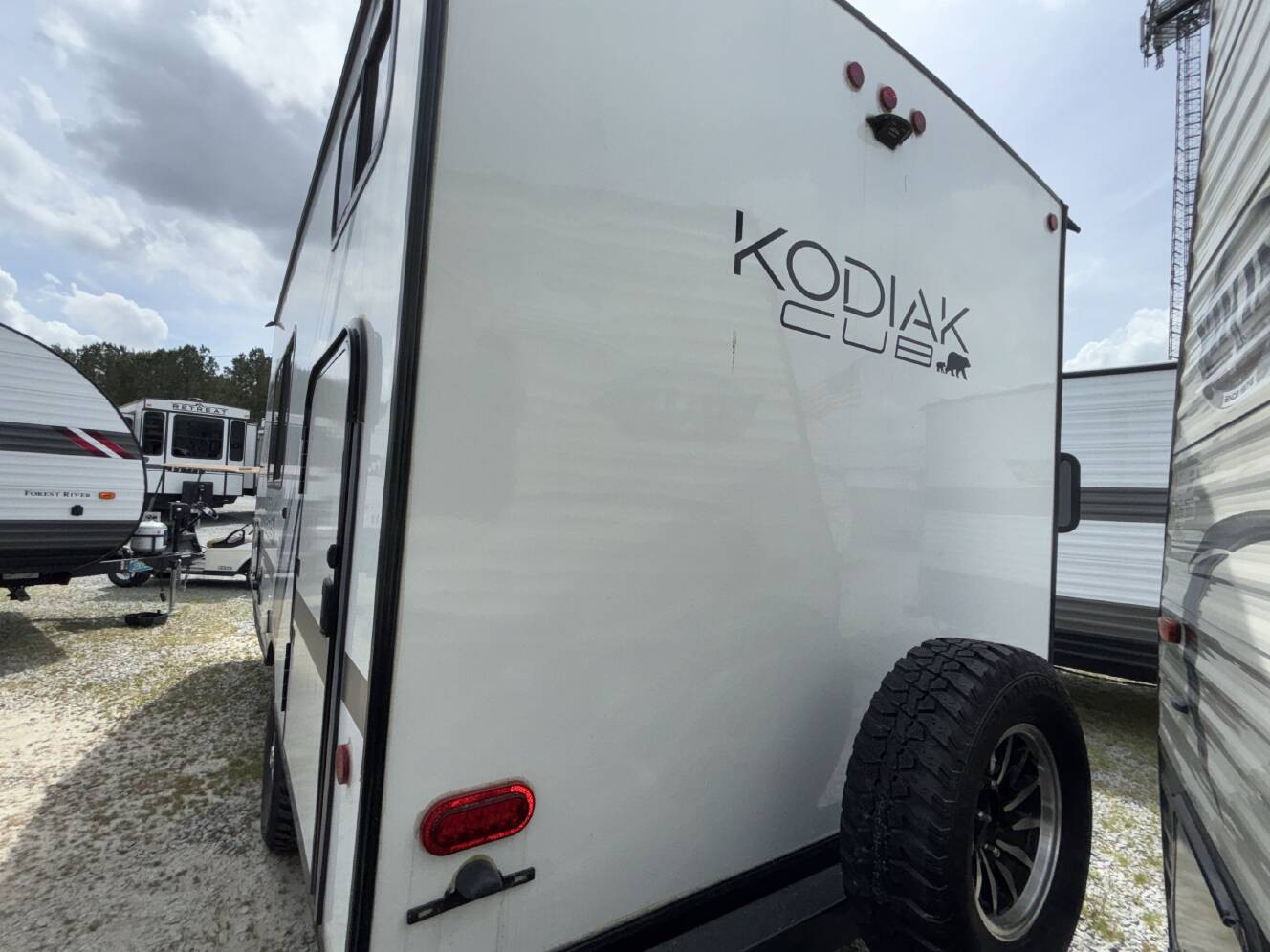 A photo of this 2022 Dutchmen KODIAK CUB 175BH