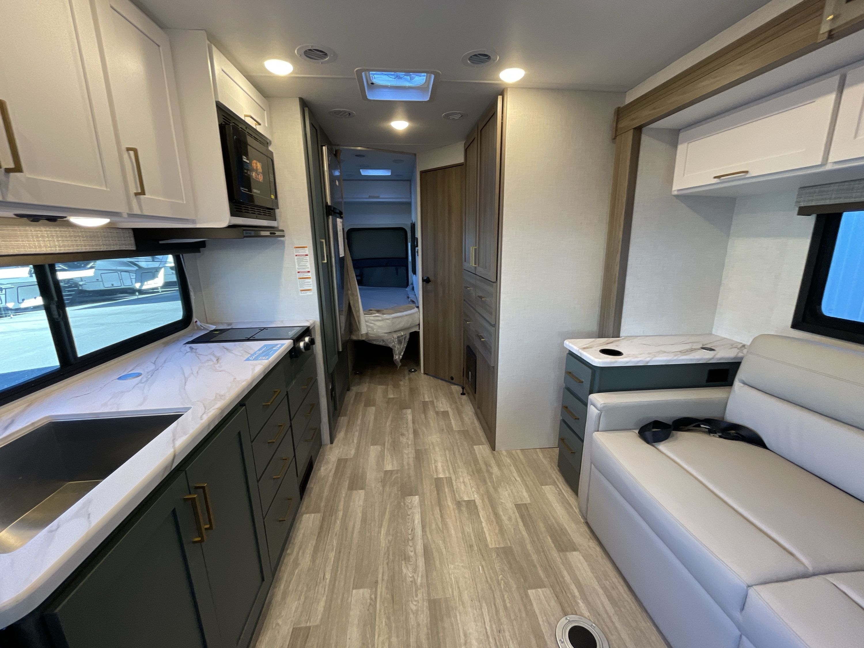 2026 Thor EDDIE BAUER 26ED in fairmont WV