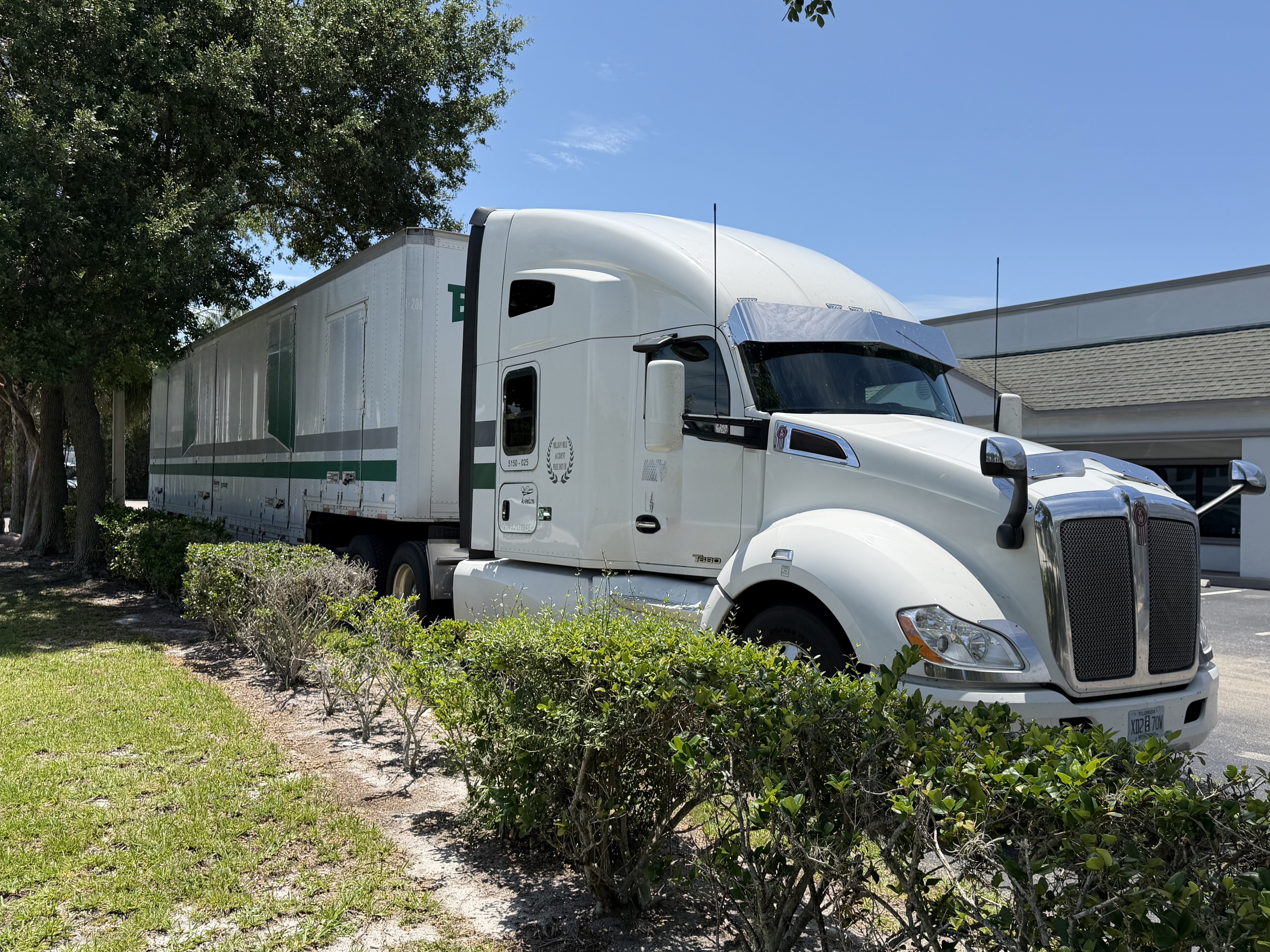 2018 KENWORTH T680 in Vero Beach, FL