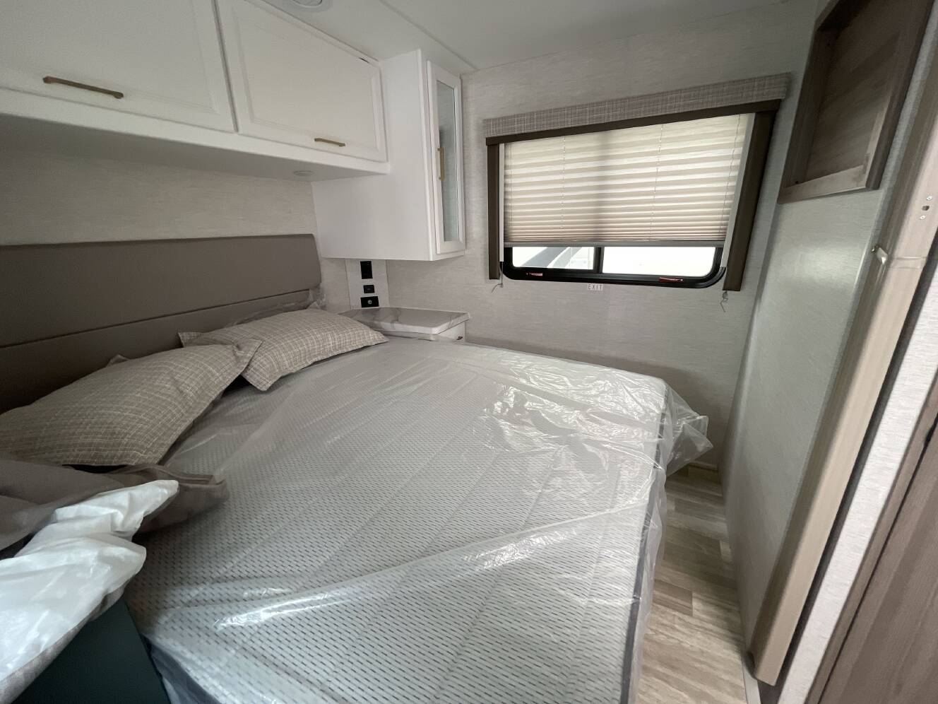 A photo of this 2025 Thor EDDIE BAUER 31EB