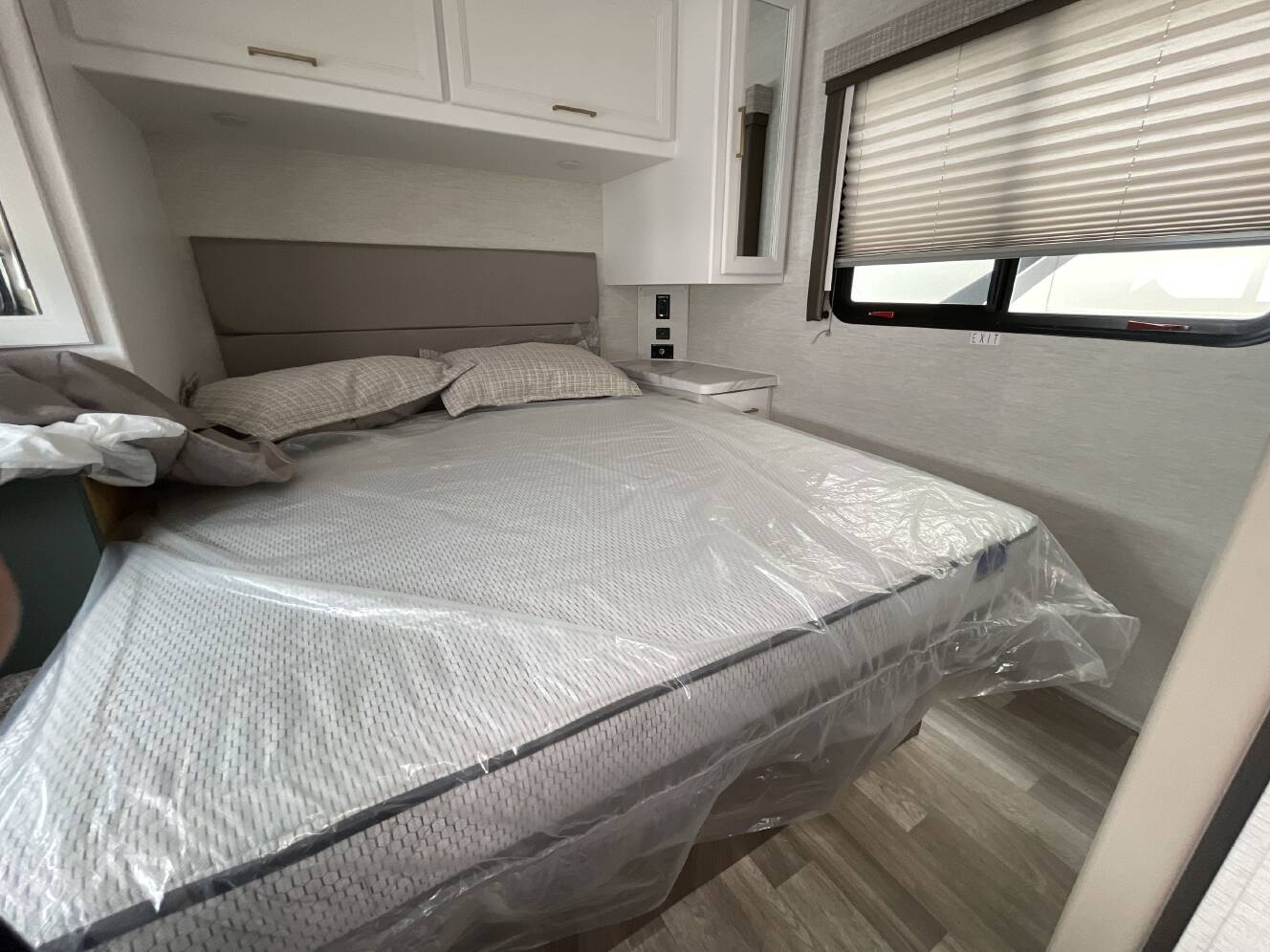 A photo of this 2025 Thor EDDIE BAUER 31EB