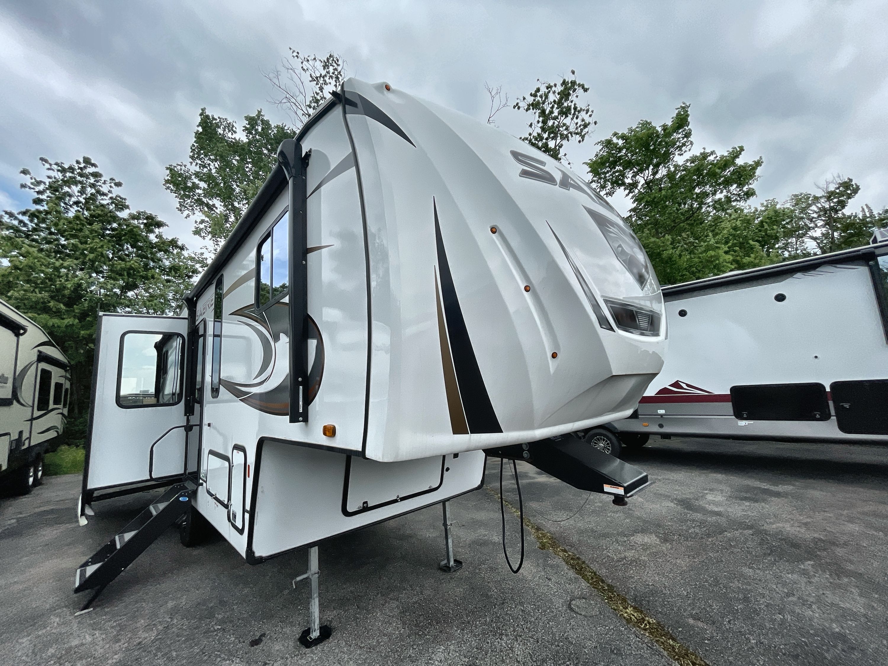 2024 Forest River SABRE 25RLS in hamburg NY