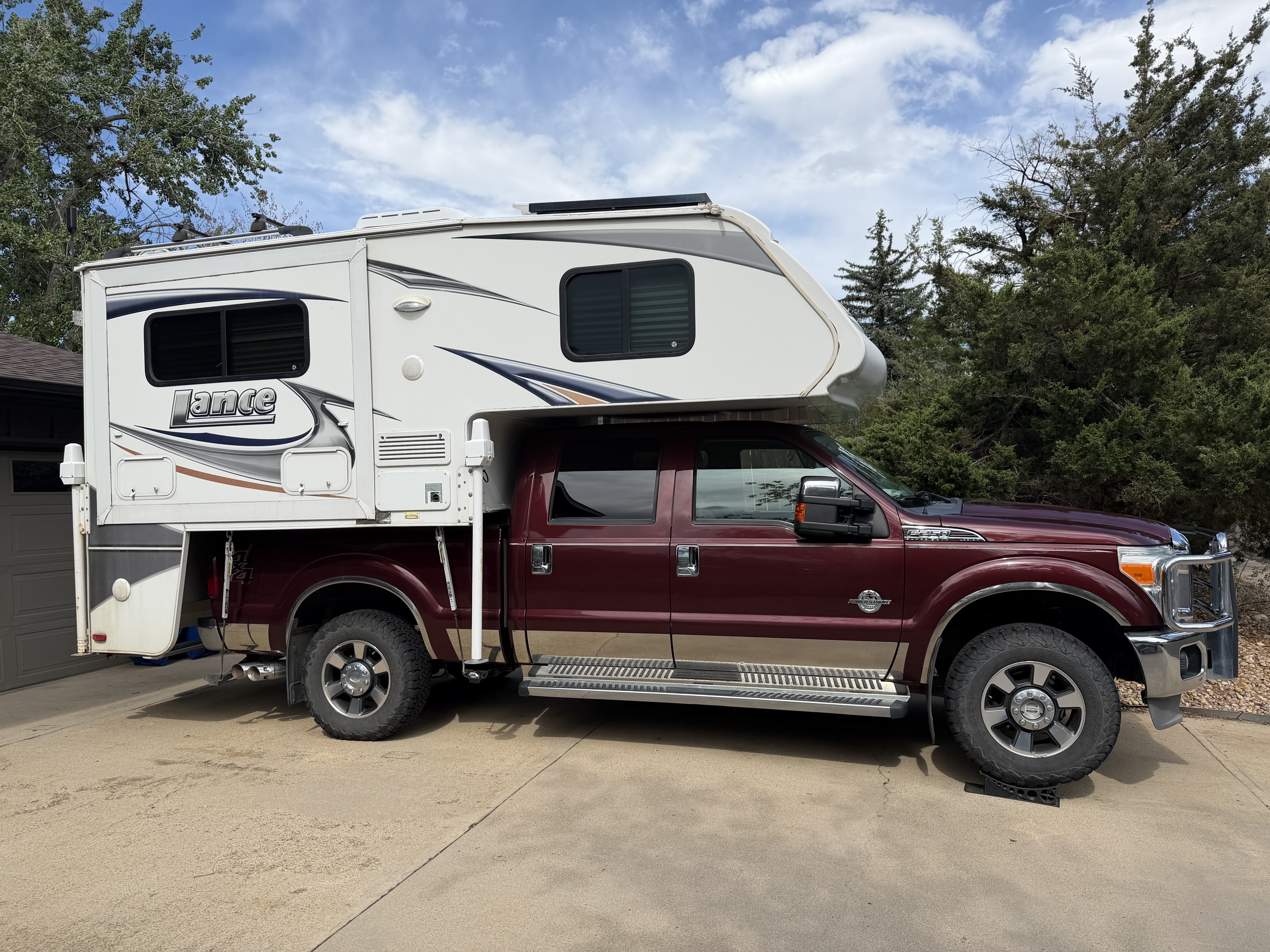 2013 Lance 855s Truck Camper RV