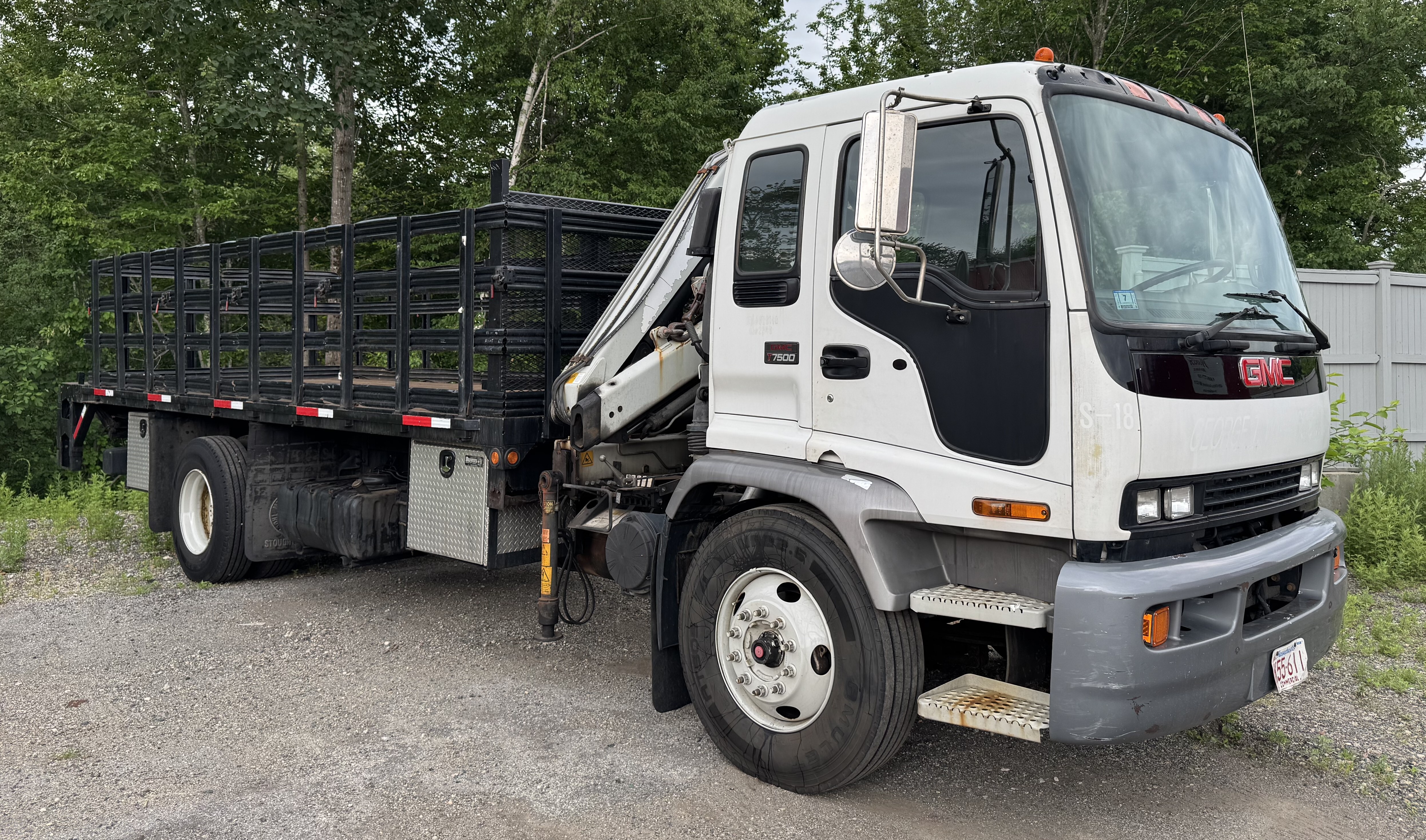 2004 GMC T7500 in Rockland, MA