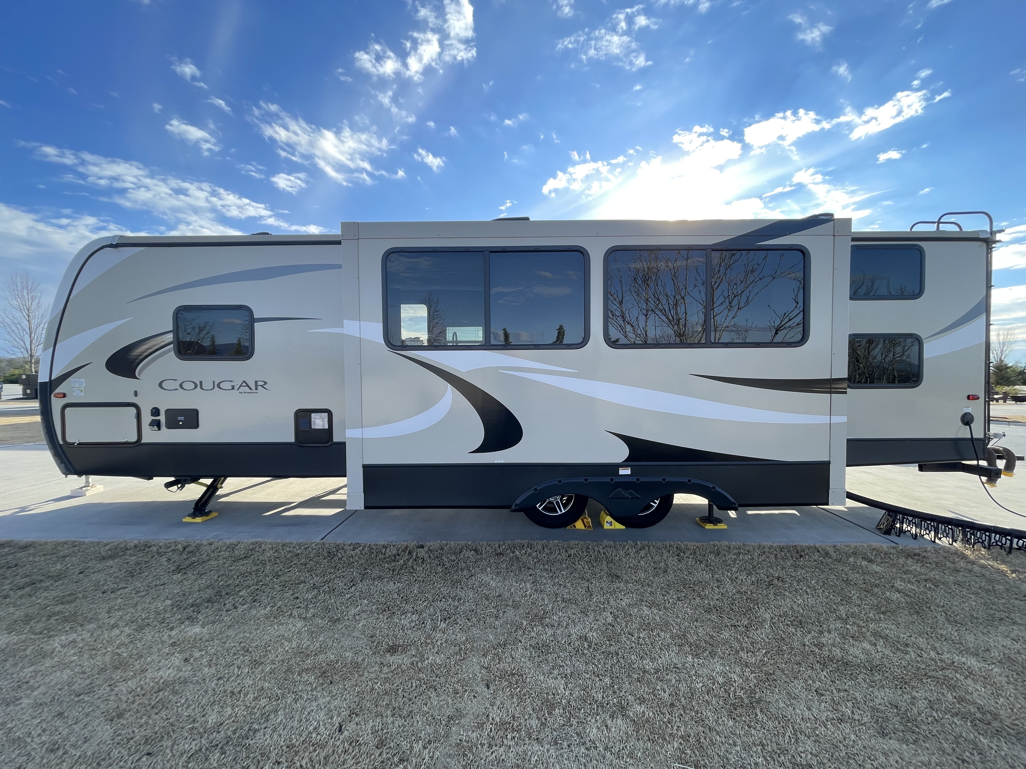 2019 Keystone COUGAR HALF-TON 29BHS RV