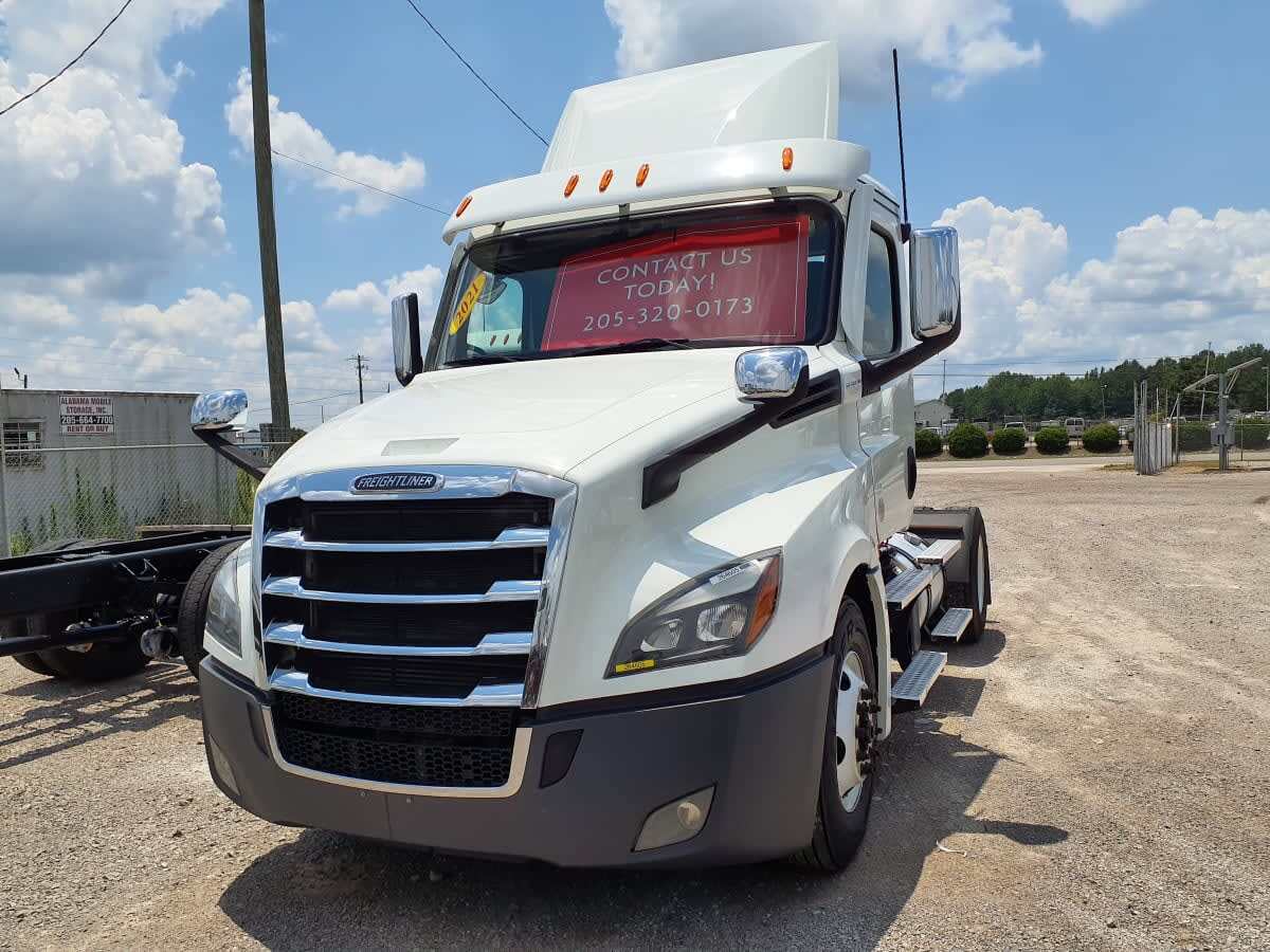 2021 FREIGHTLINER CASCADIA 126 in Birmingham, AL