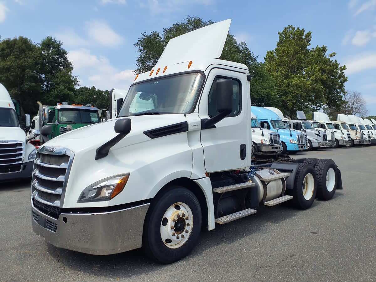 2019 FREIGHTLINER CASCADIA 126 in Springfield, MA