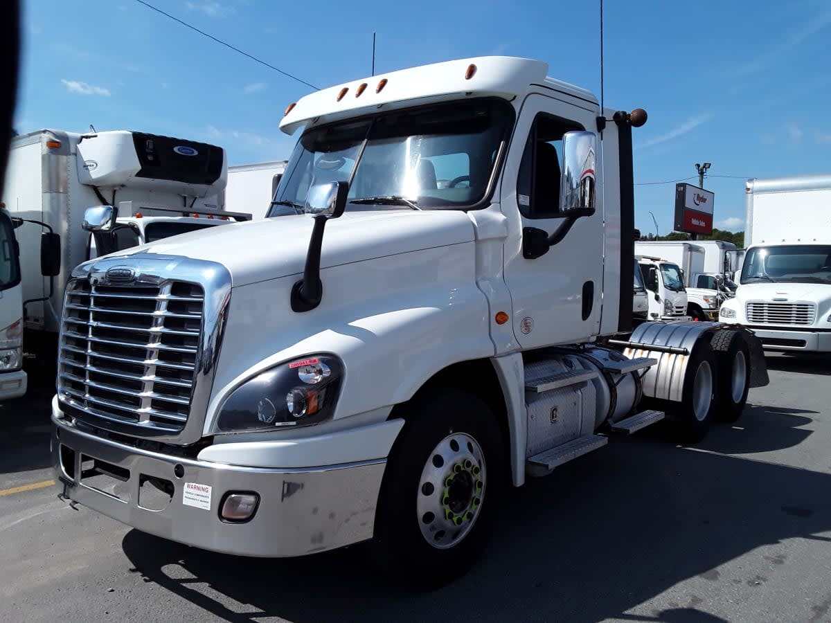 2020 FREIGHTLINER CASCADIA 125 in Salisbury, MA