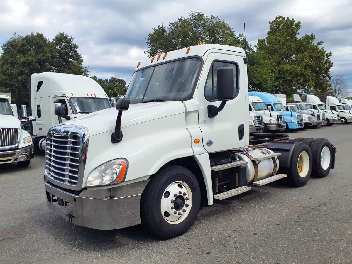 2019 FREIGHTLINER CASCADIA 125 in Springfield, MA