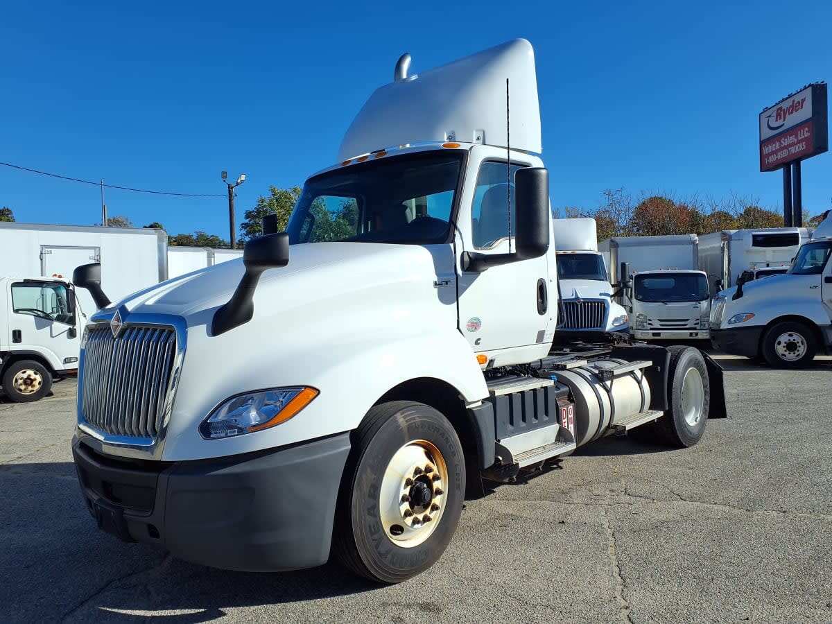 2021 INTERNATIONAL LT625 DAYCAB S/A in Warwick, RI