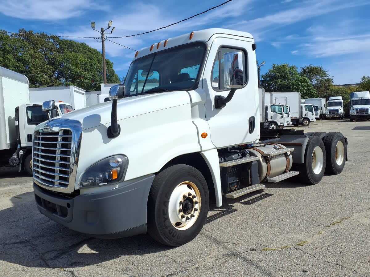 2017 FREIGHTLINER CASCADIA 125 in Warwick, RI