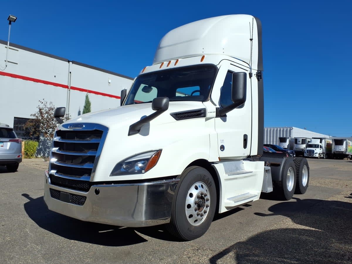 2020 FREIGHTLINER CASCADIA 126 in Minneapolis, MN