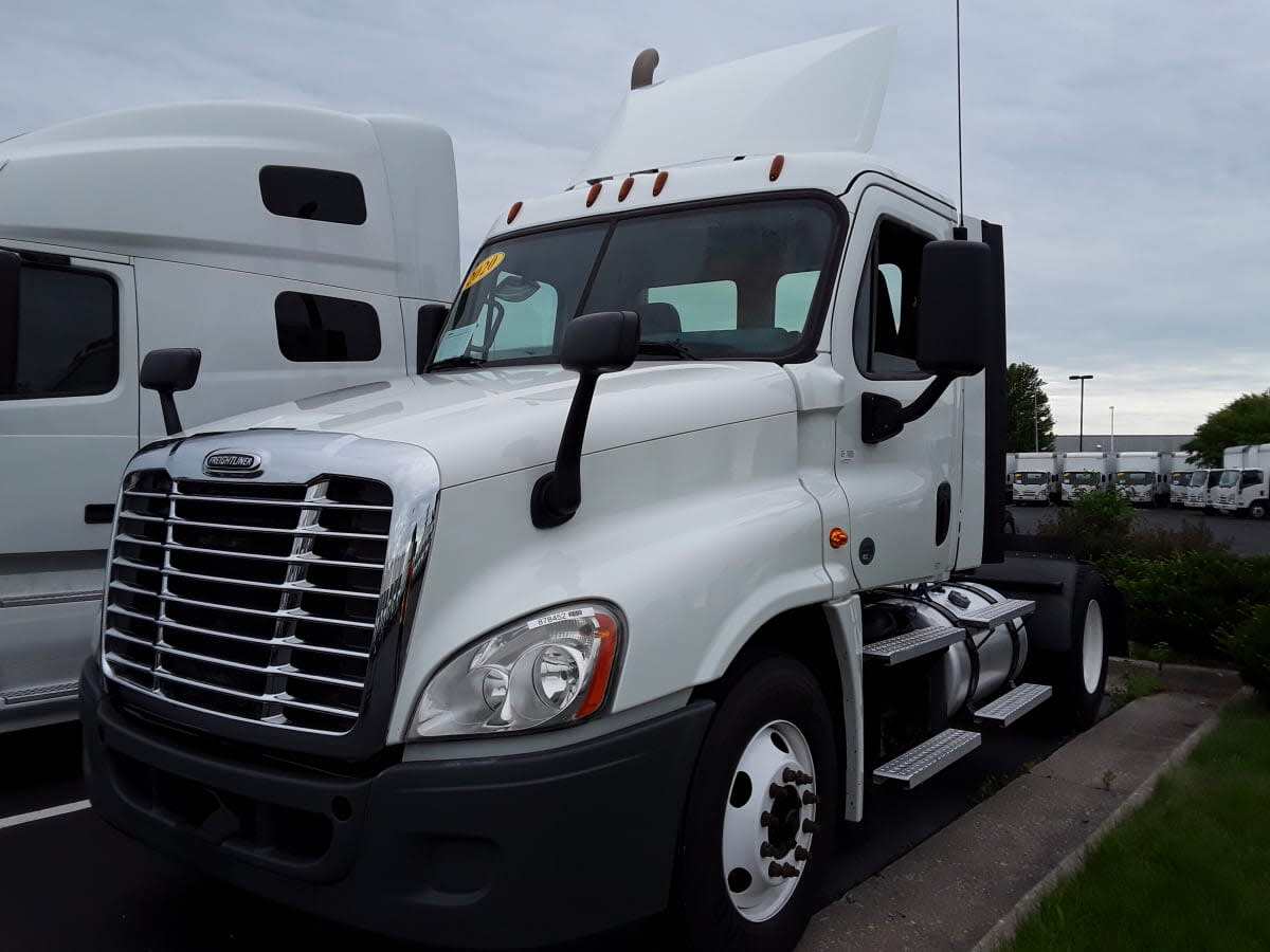 2020 FREIGHTLINER CASCADIA 125 in Altoona, IA