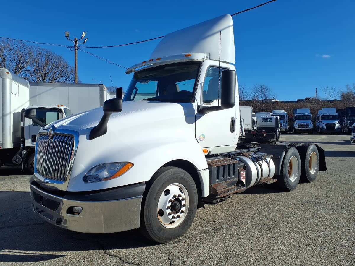 2019 INTERNATIONAL LT625 DAYCAB T/A in Warwick, RI
