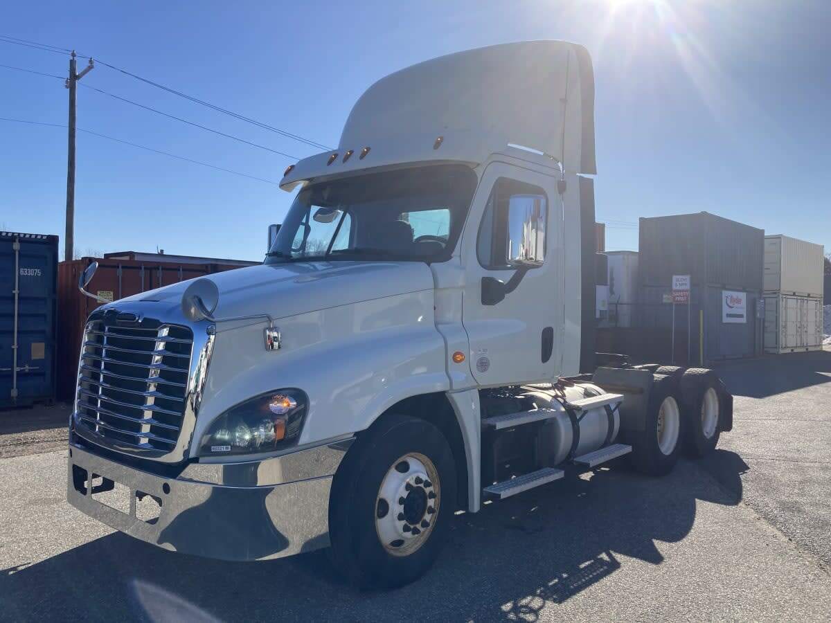 2020 FREIGHTLINER CASCADIA 125 in Springfield, MA