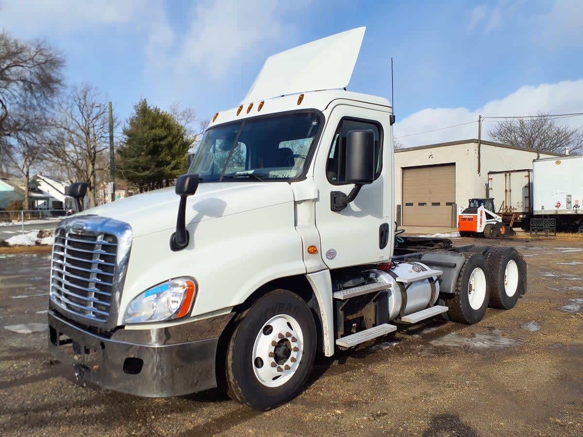 2019 FREIGHTLINER CASCADIA 125 in Springfield, MA