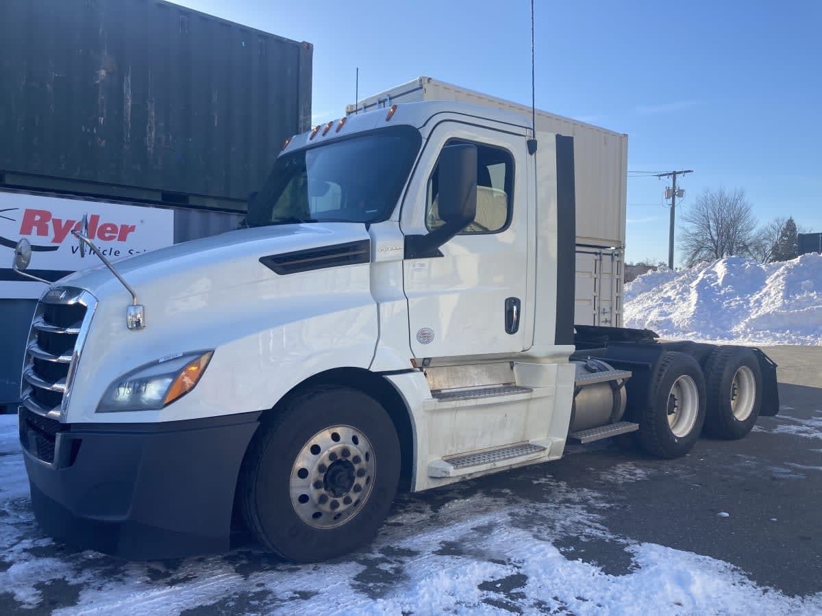 2020 FREIGHTLINER CASCADIA 126 in Springfield, MA