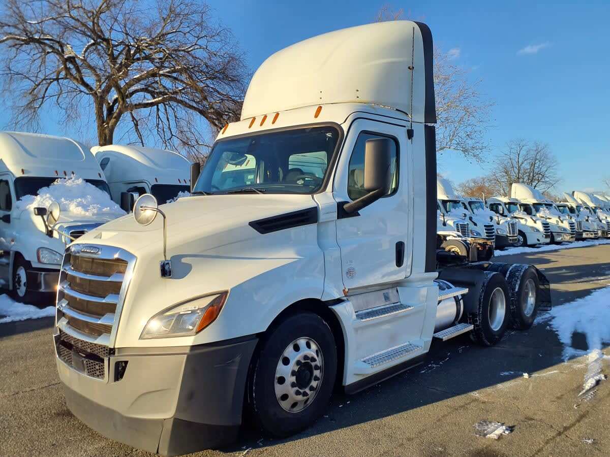 2020 FREIGHTLINER CASCADIA 126 in Springfield, MA