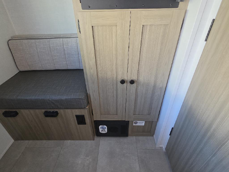 2027 FOREST RIVER 13DLE