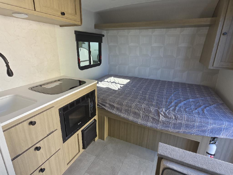2027 FOREST RIVER 13DLE