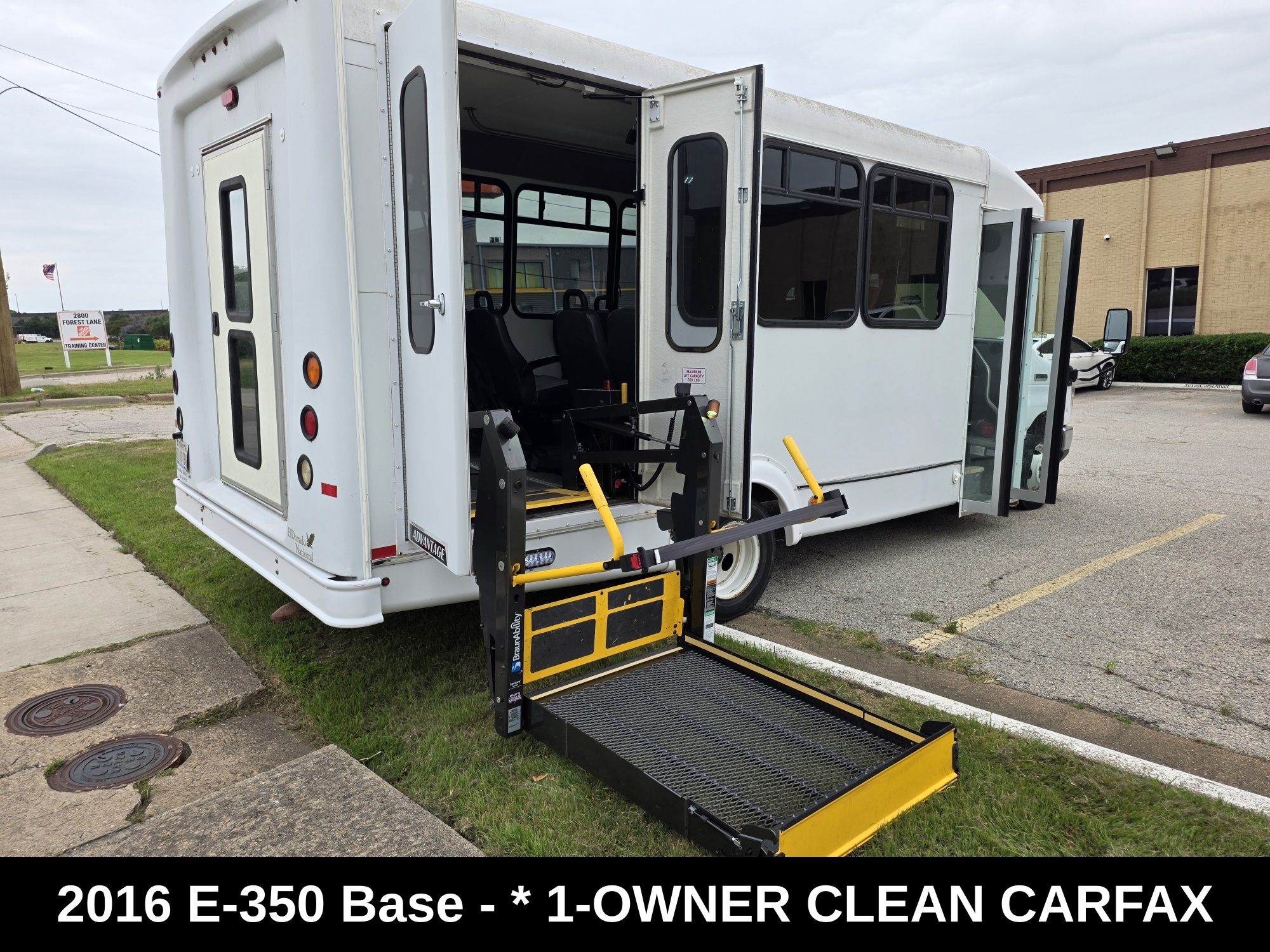 2016 FORD E350 in Dallas, TX