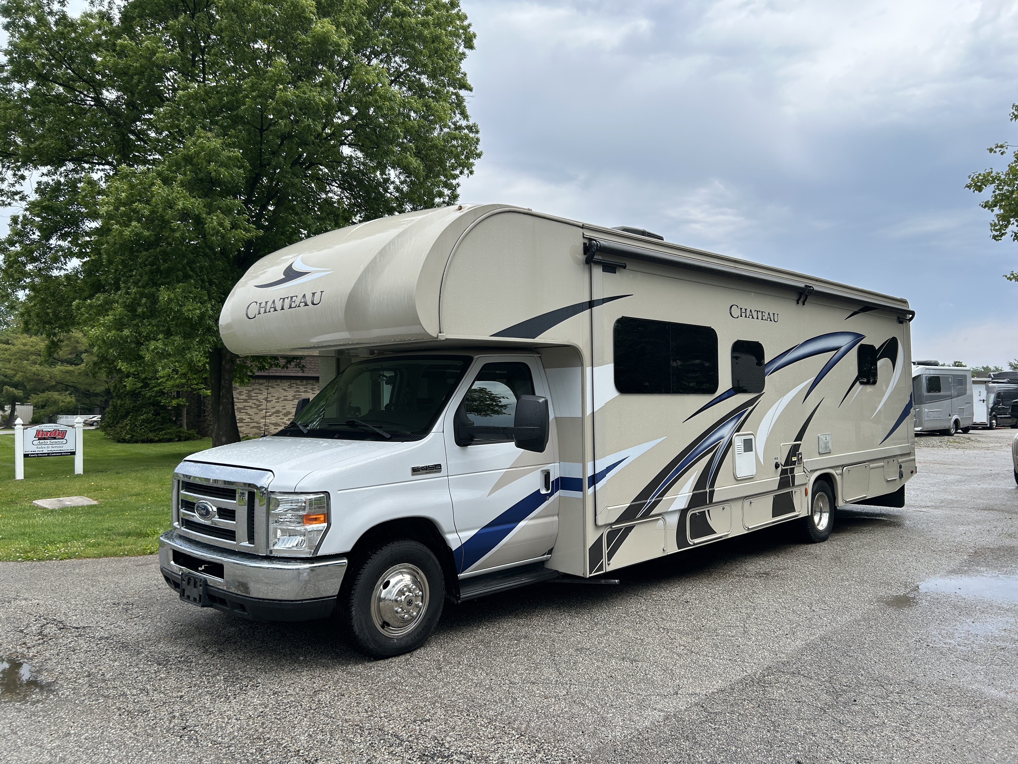 2019 Thor Motor Coach CHATEAU 31W in carmel IN