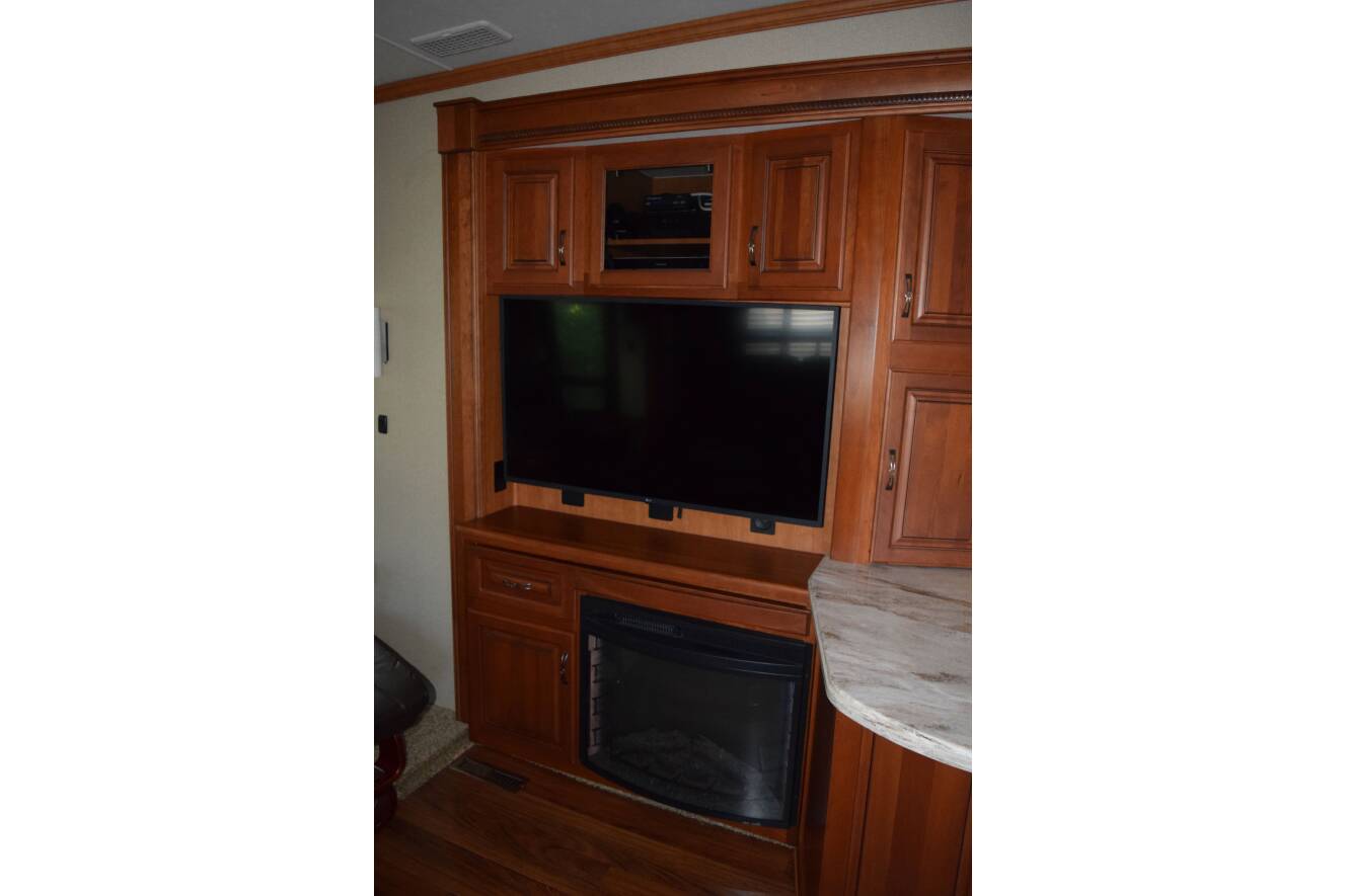 A photo of this 2015 Evergreen LIFESTYLE LS36FW