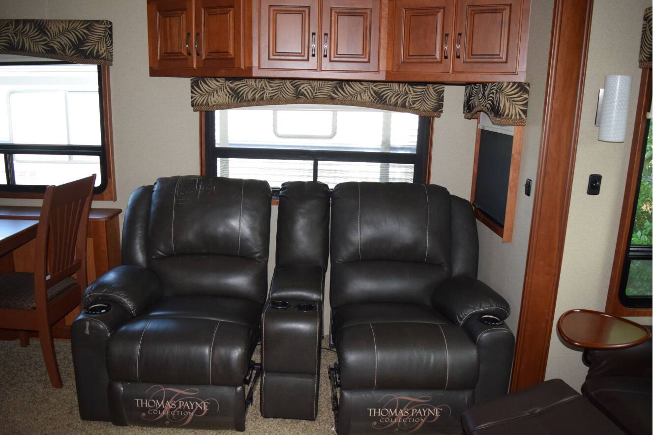 A photo of this 2015 Evergreen LIFESTYLE LS36FW
