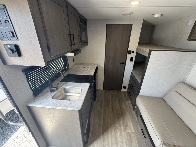 2025 GRAND DESIGN TRANSCEND ONE 151BH