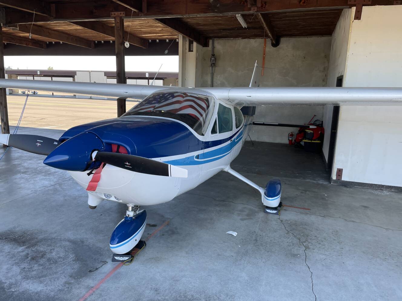 A photo of this 1976 Cessna 177