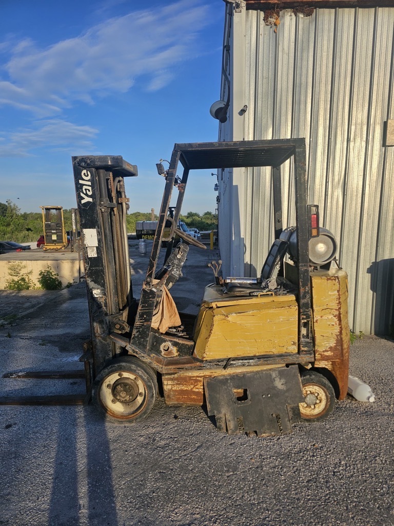 2004 YALE GLC050RG in Royal Palm Beach, FL