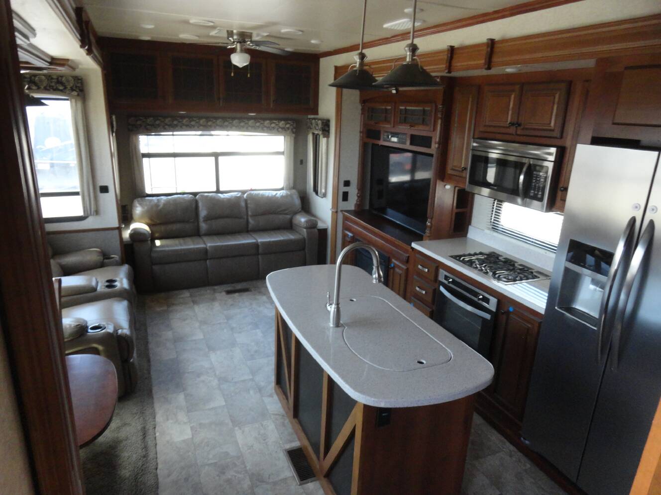 A photo of this 2018 Heartland Bighorn 3160EL