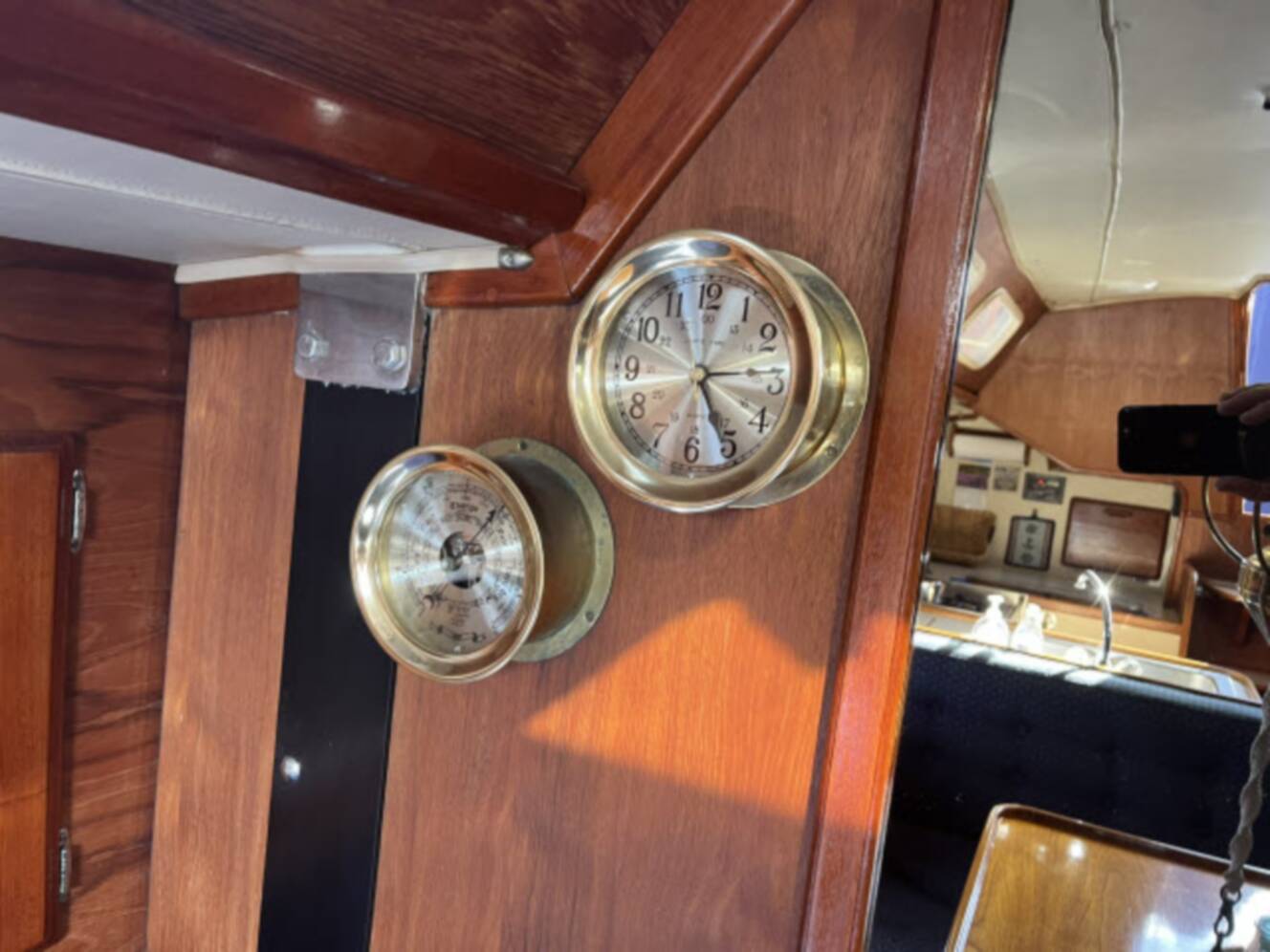 A photo of this 1985 Islander Peterson 40