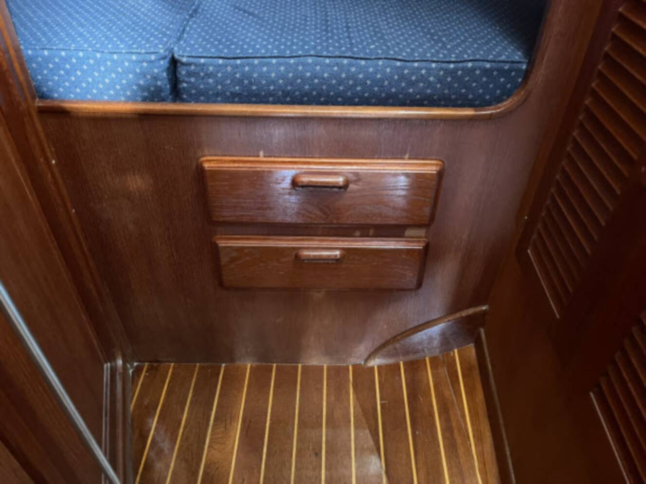 A photo of this 1985 Islander Peterson 40