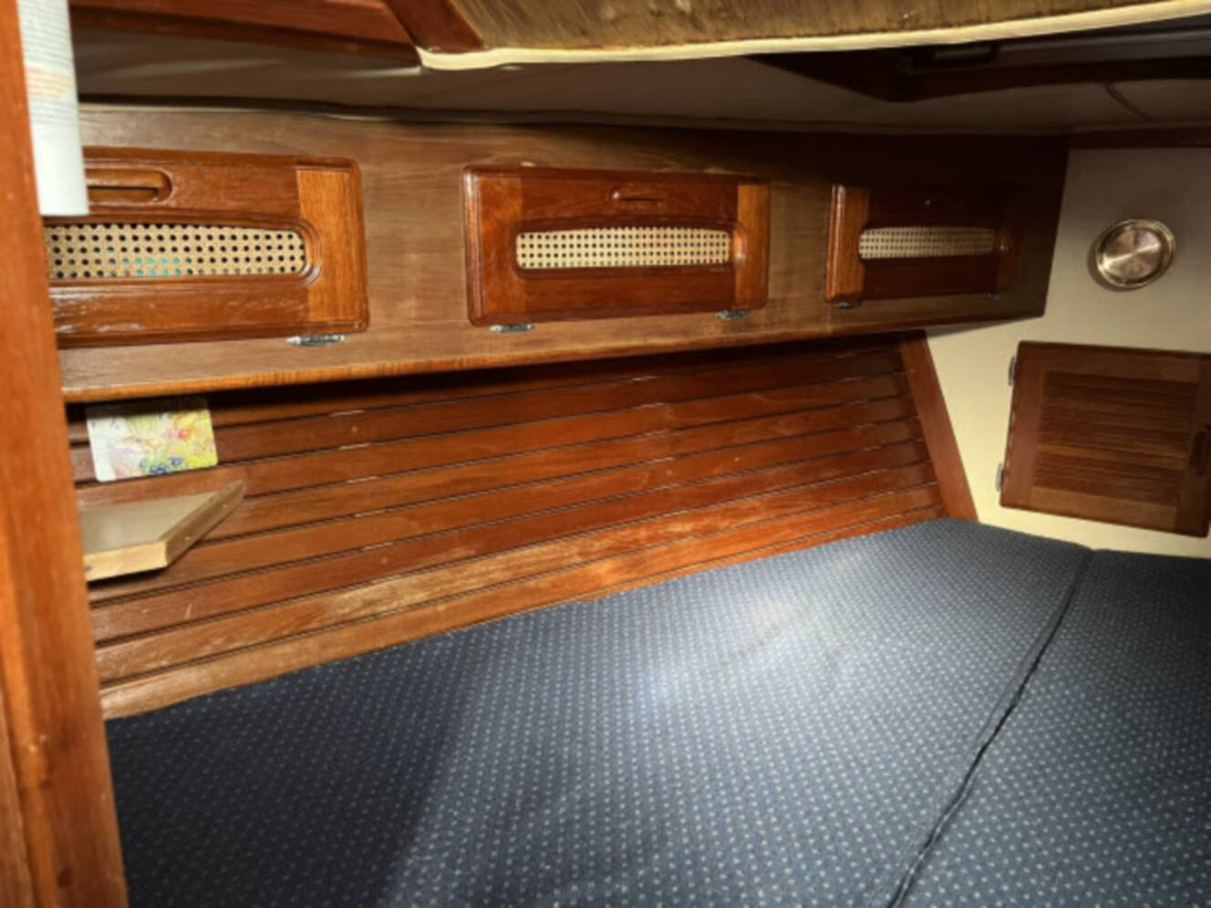 A photo of this 1985 Islander Peterson 40