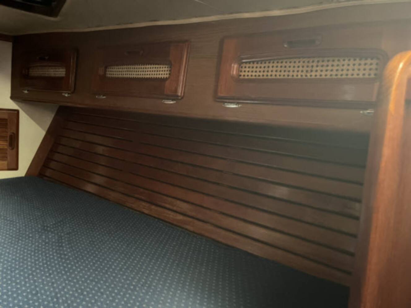 A photo of this 1985 Islander Peterson 40