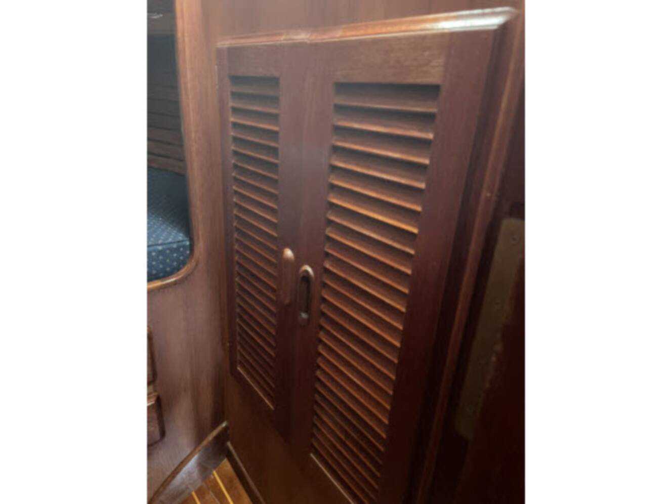 A photo of this 1985 Islander Peterson 40