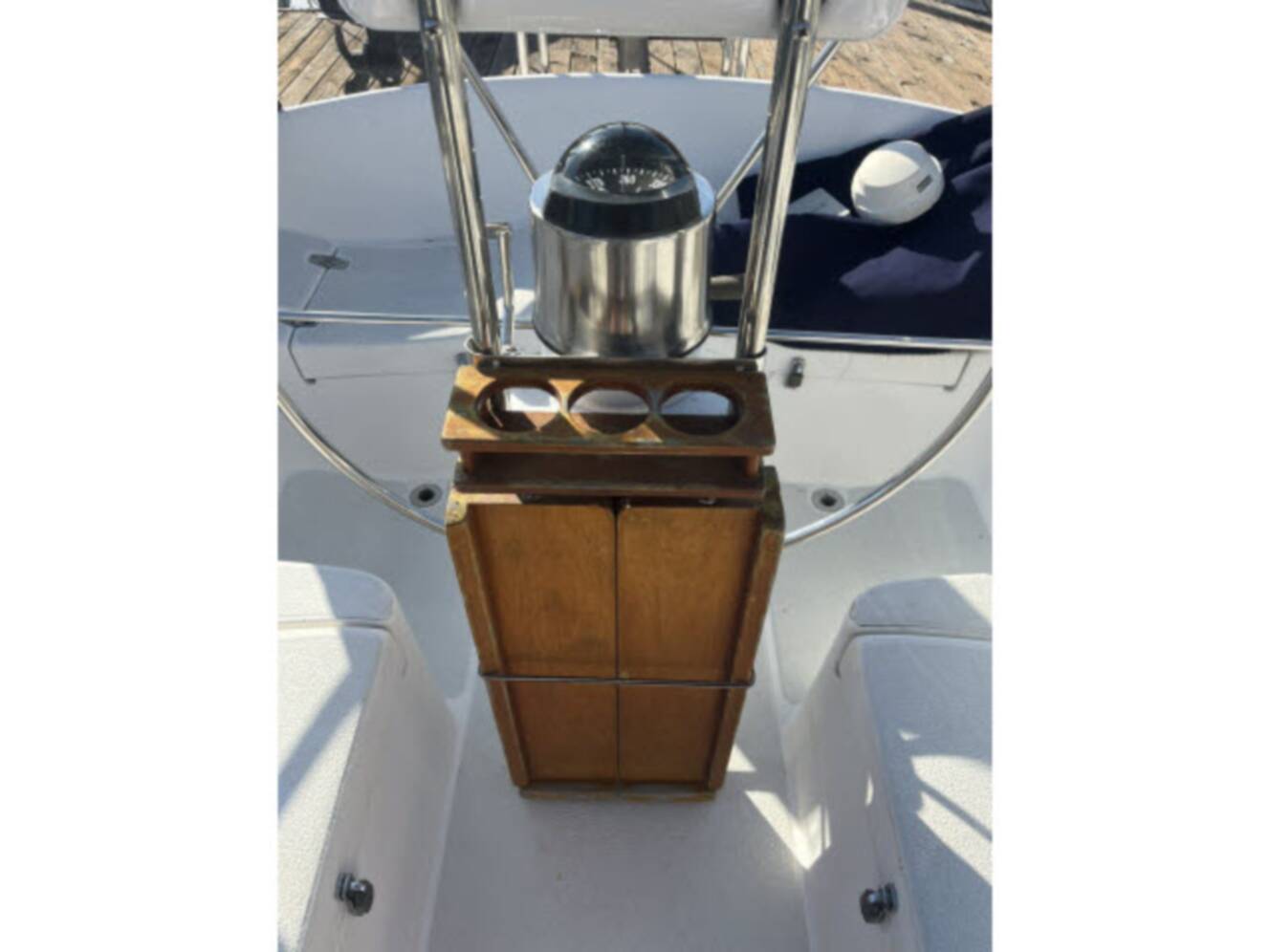 A photo of this 1985 Islander Peterson 40