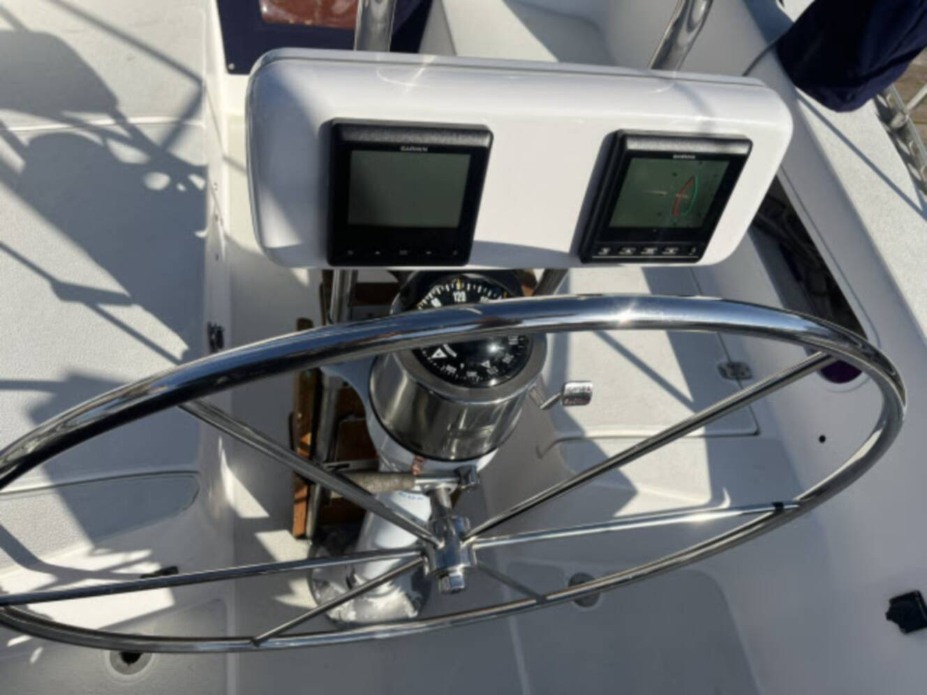 A photo of this 1985 Islander Peterson 40