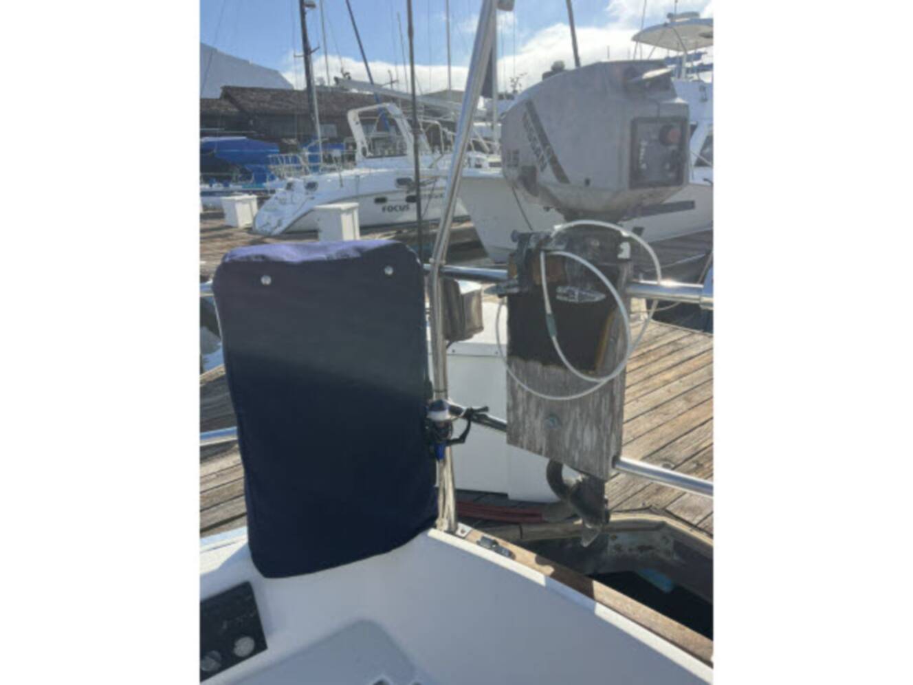 A photo of this 1985 Islander Peterson 40