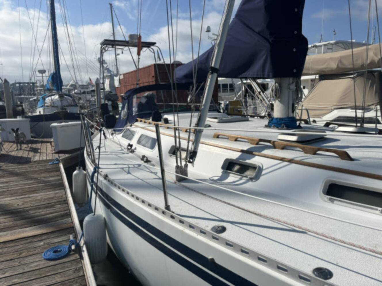 A photo of this 1985 Islander Peterson 40