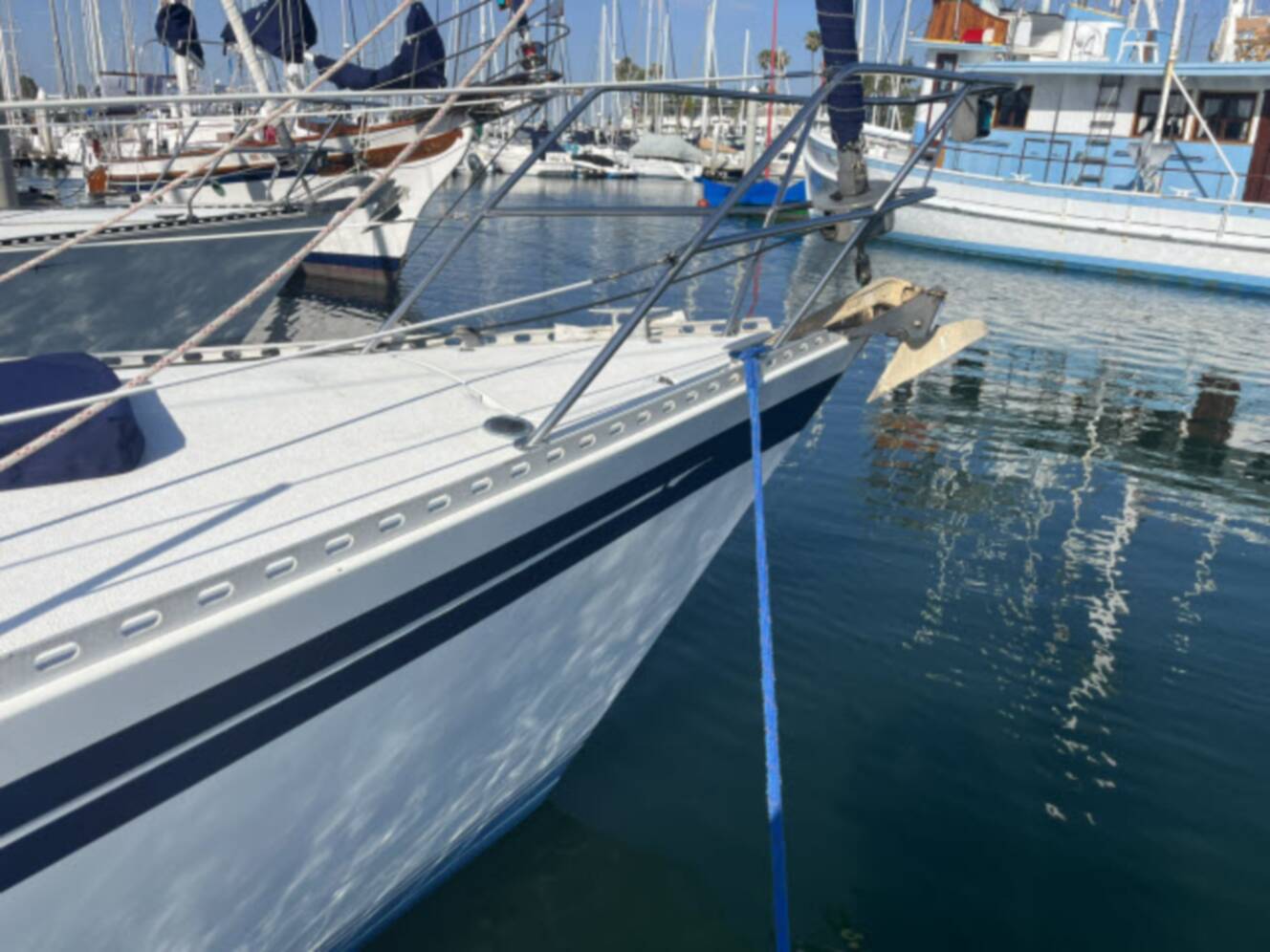 A photo of this 1985 Islander Peterson 40