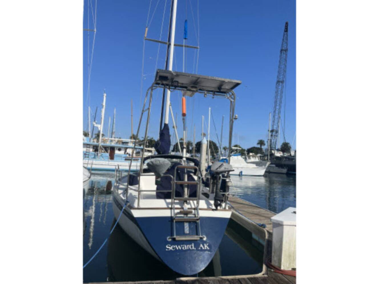 A photo of this 1985 Islander Peterson 40